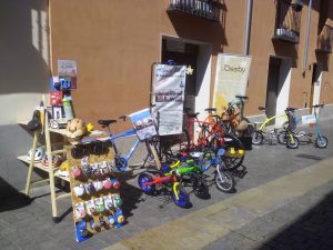 Puesto de Alcalá Bikes en el Mercado de la Aljama